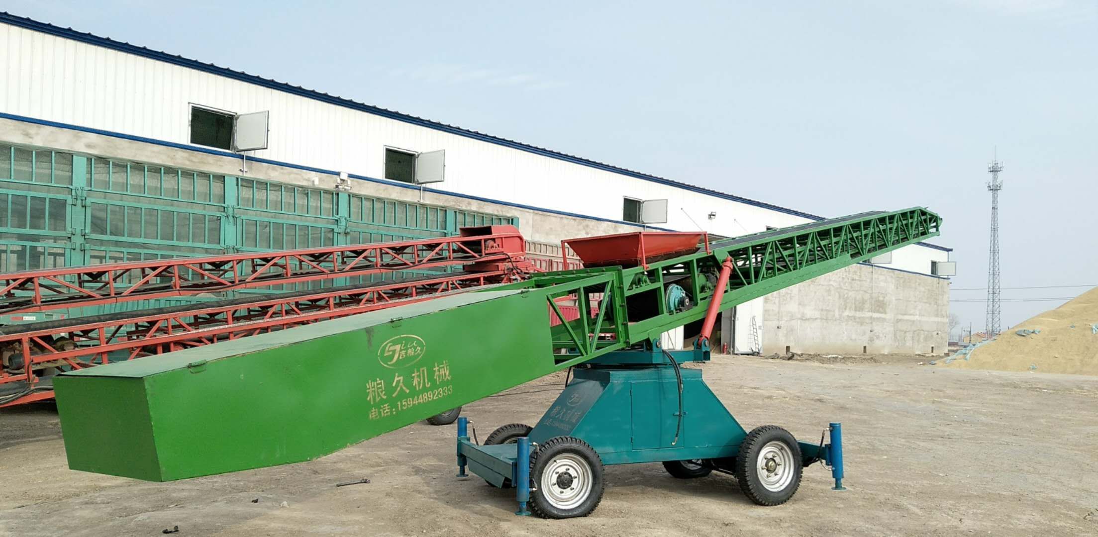 新型自動(dòng)入倉機(jī).走動(dòng)伸縮.自動(dòng)行走1